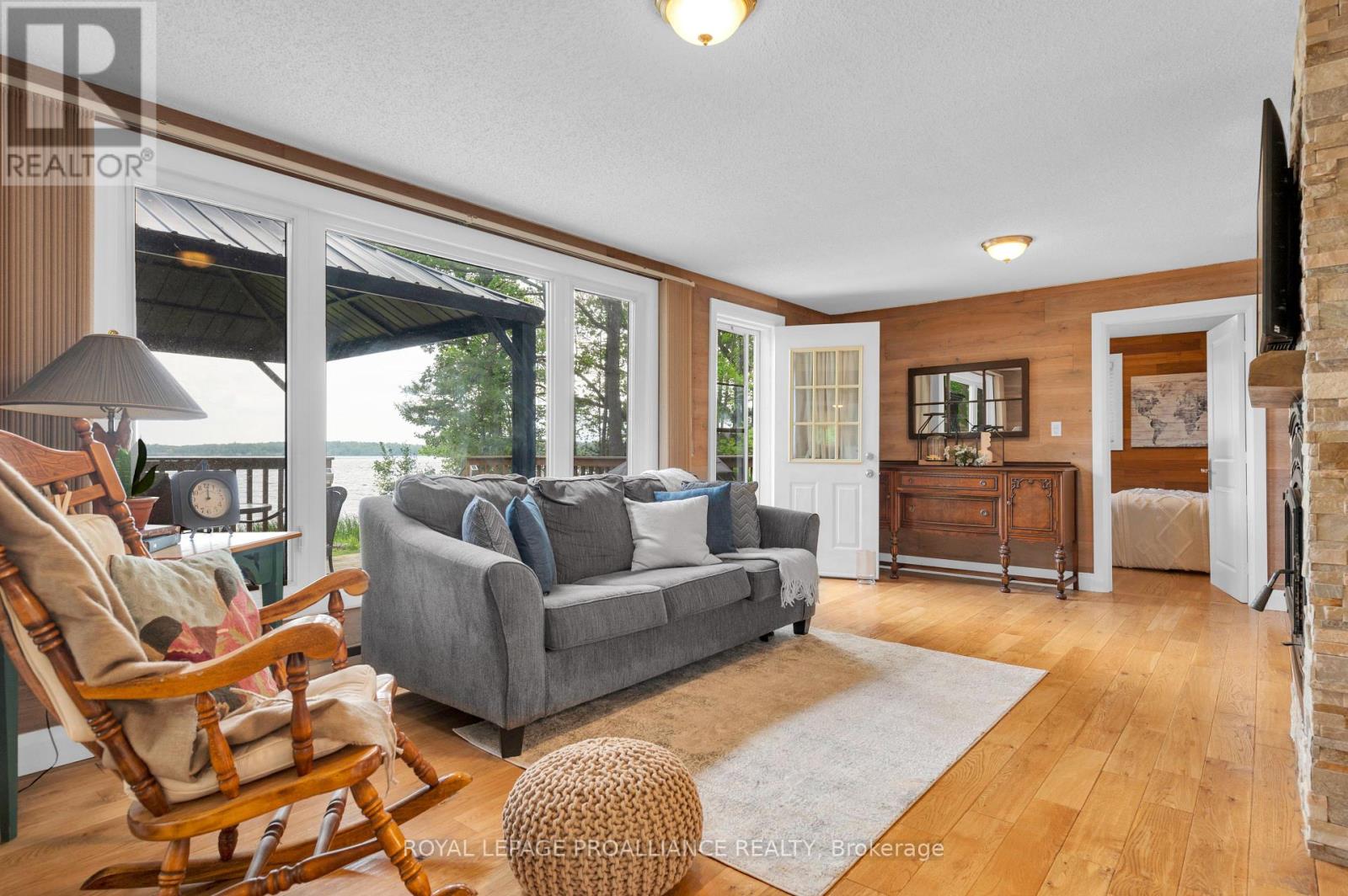 304 Lakeview Lane, Tweed, Ontario  K0K 3J0 - Photo 10 - X12213429