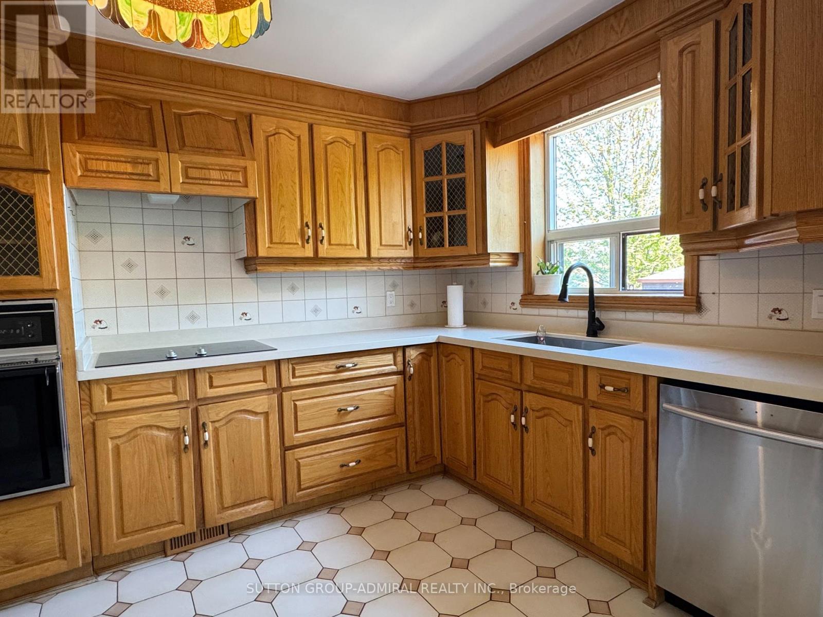 137 Evelyn Avenue, Toronto (High Park North), Ontario  M6P 2Z6 - Photo 5 - W12088376