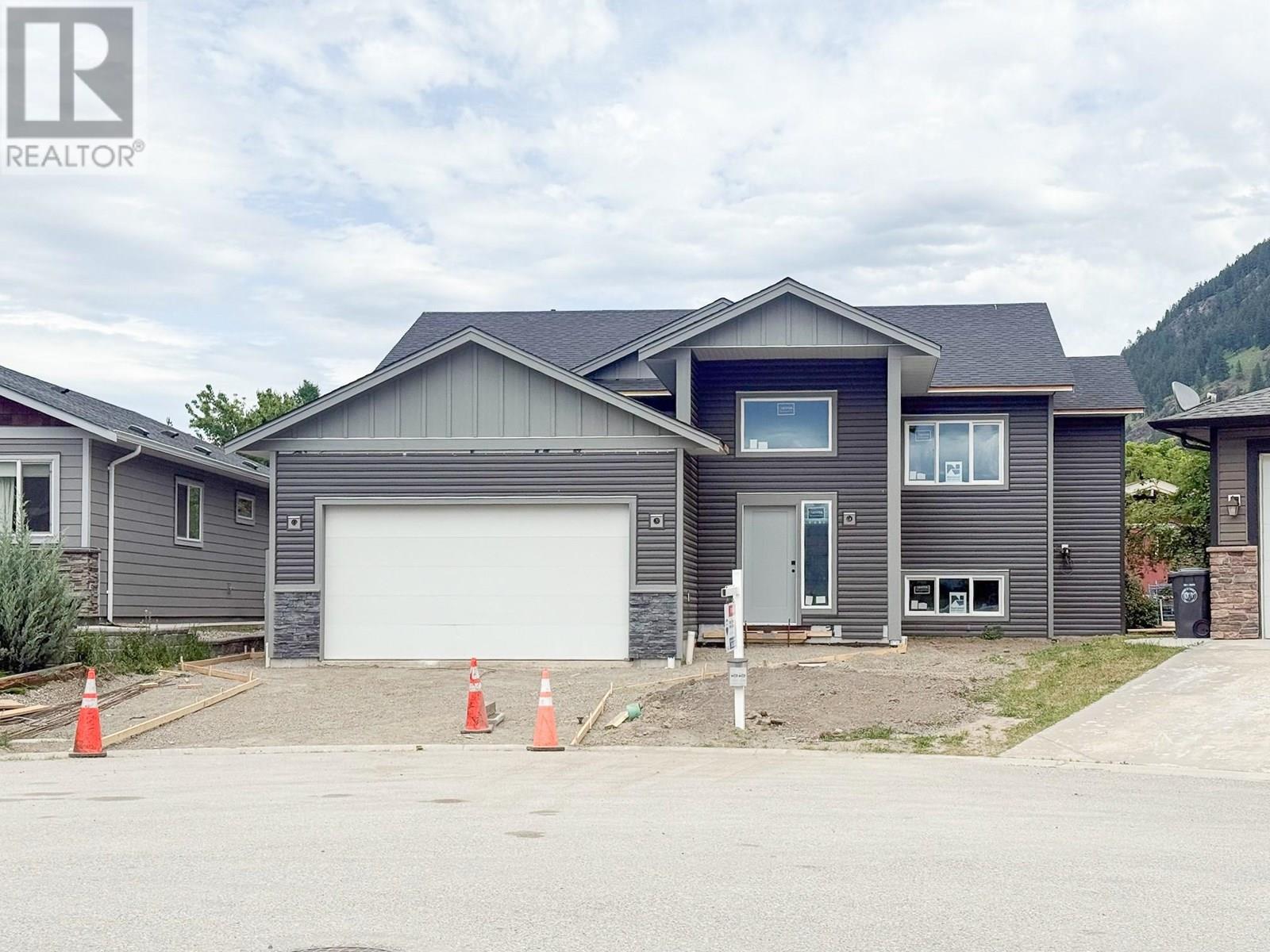 Property at 93 LEIGHTON Avenue image 2
