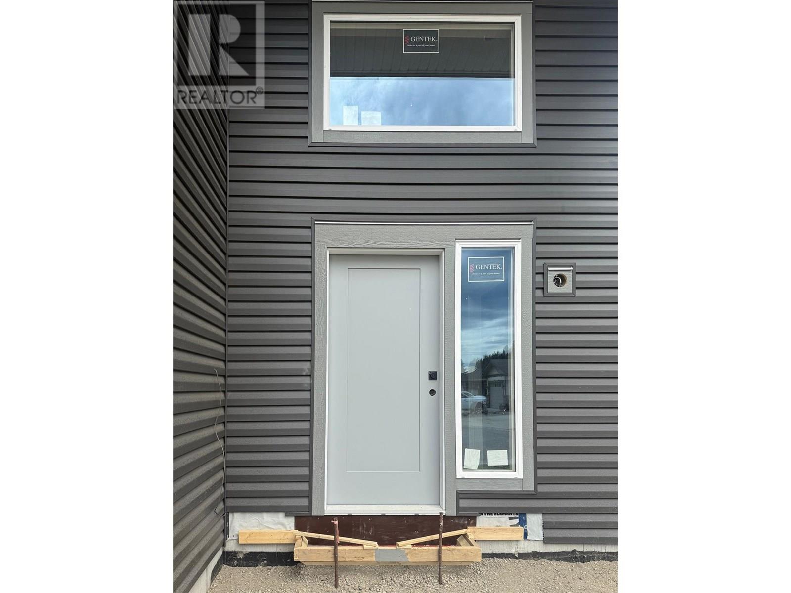 Property at 93 LEIGHTON Avenue image 3