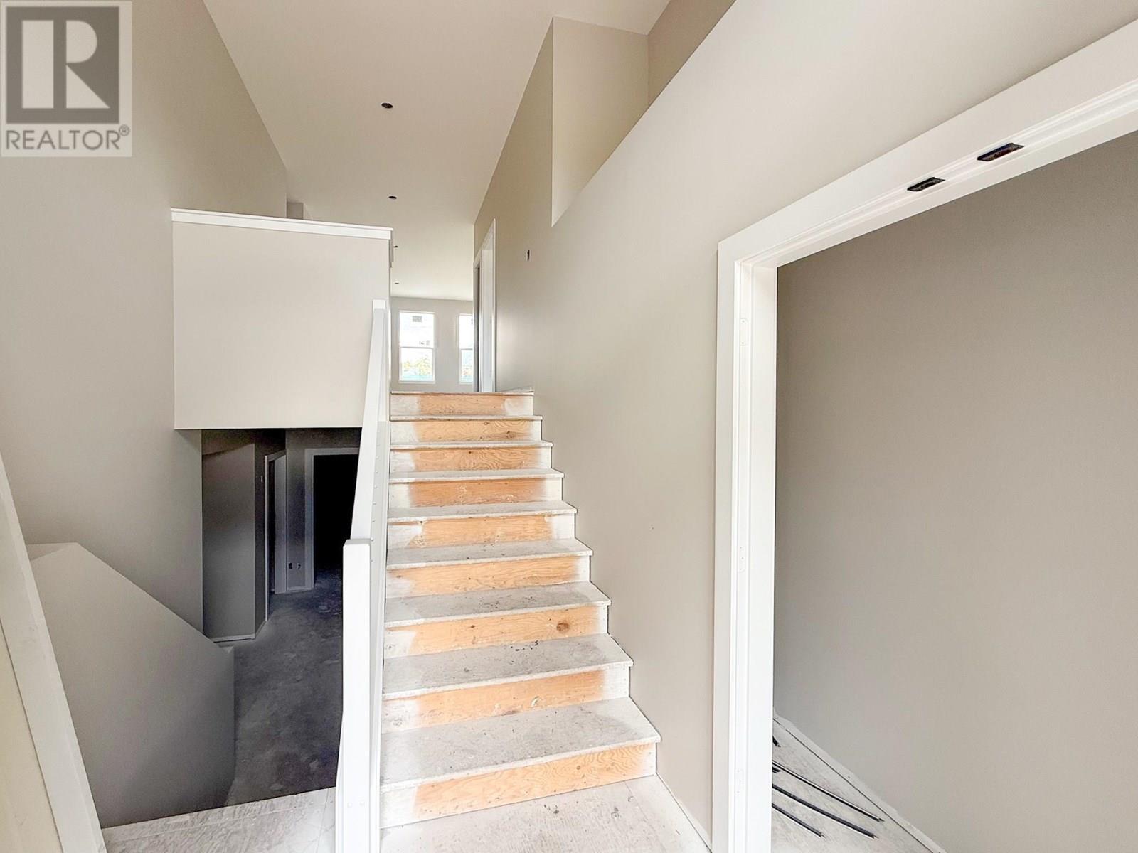 Property at 93 LEIGHTON Avenue image 5