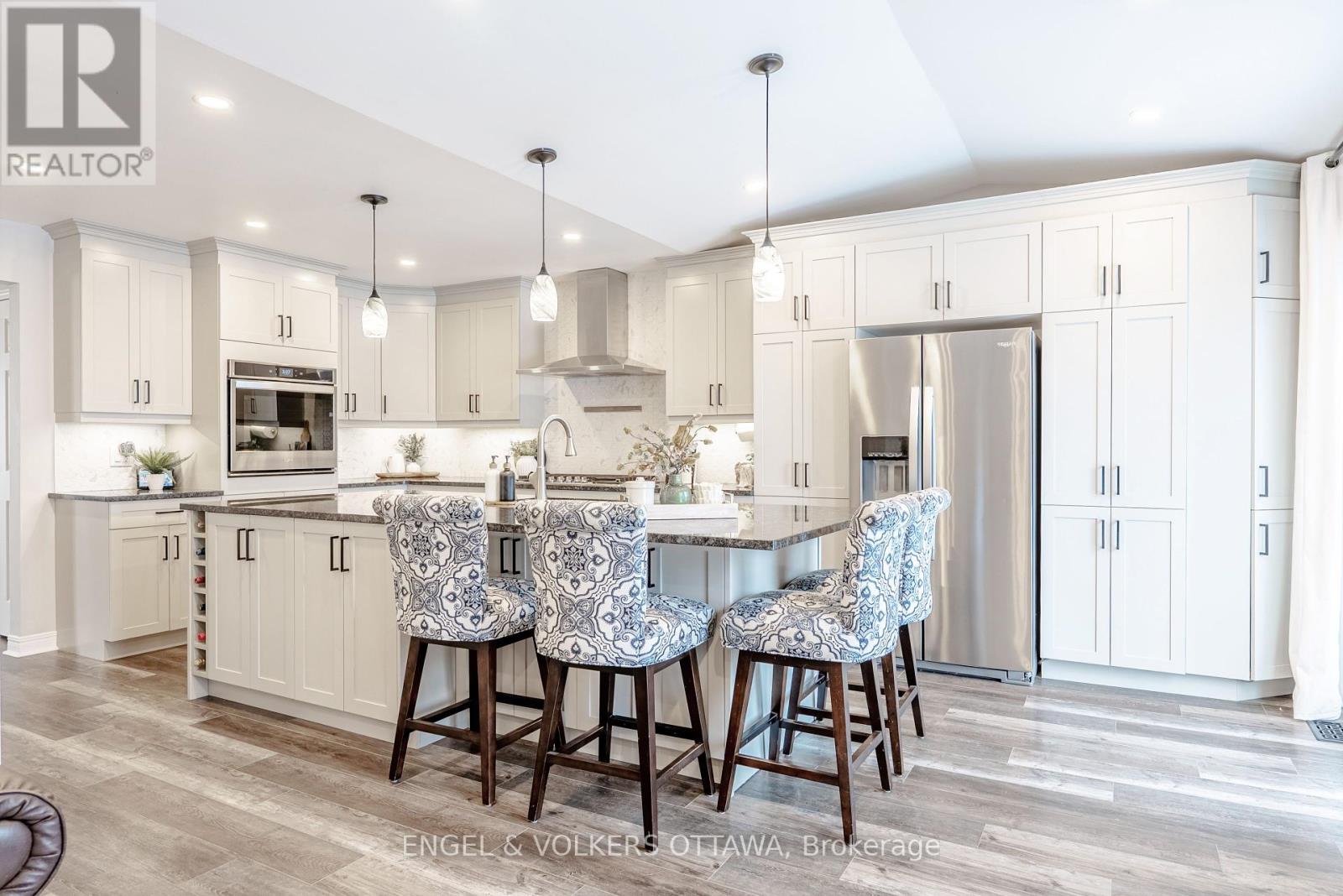 18 Avonhurst Avenue, Ottawa, Ontario  K2J 4K9 - Photo 7 - X12220023