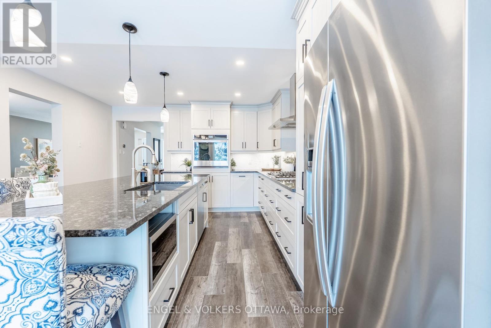 18 Avonhurst Avenue, Ottawa, Ontario  K2J 4K9 - Photo 8 - X12220023