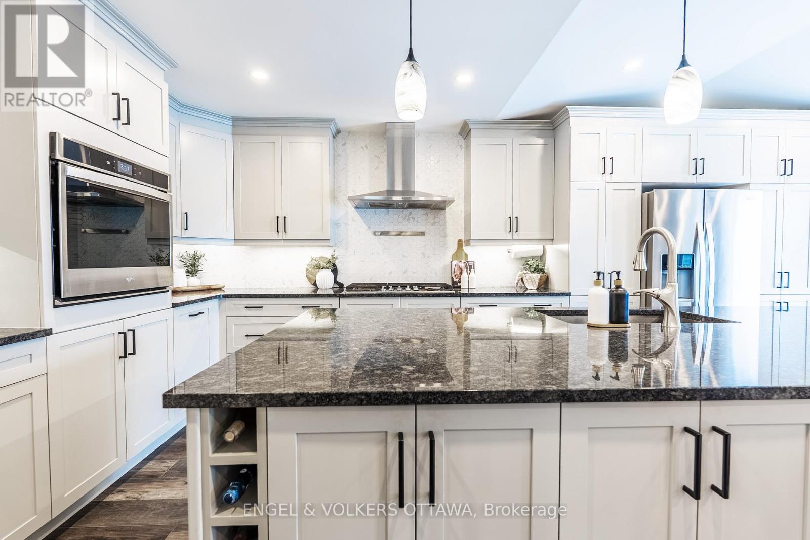 18 Avonhurst Avenue, Ottawa, Ontario  K2J 4K9 - Photo 9 - X12220023