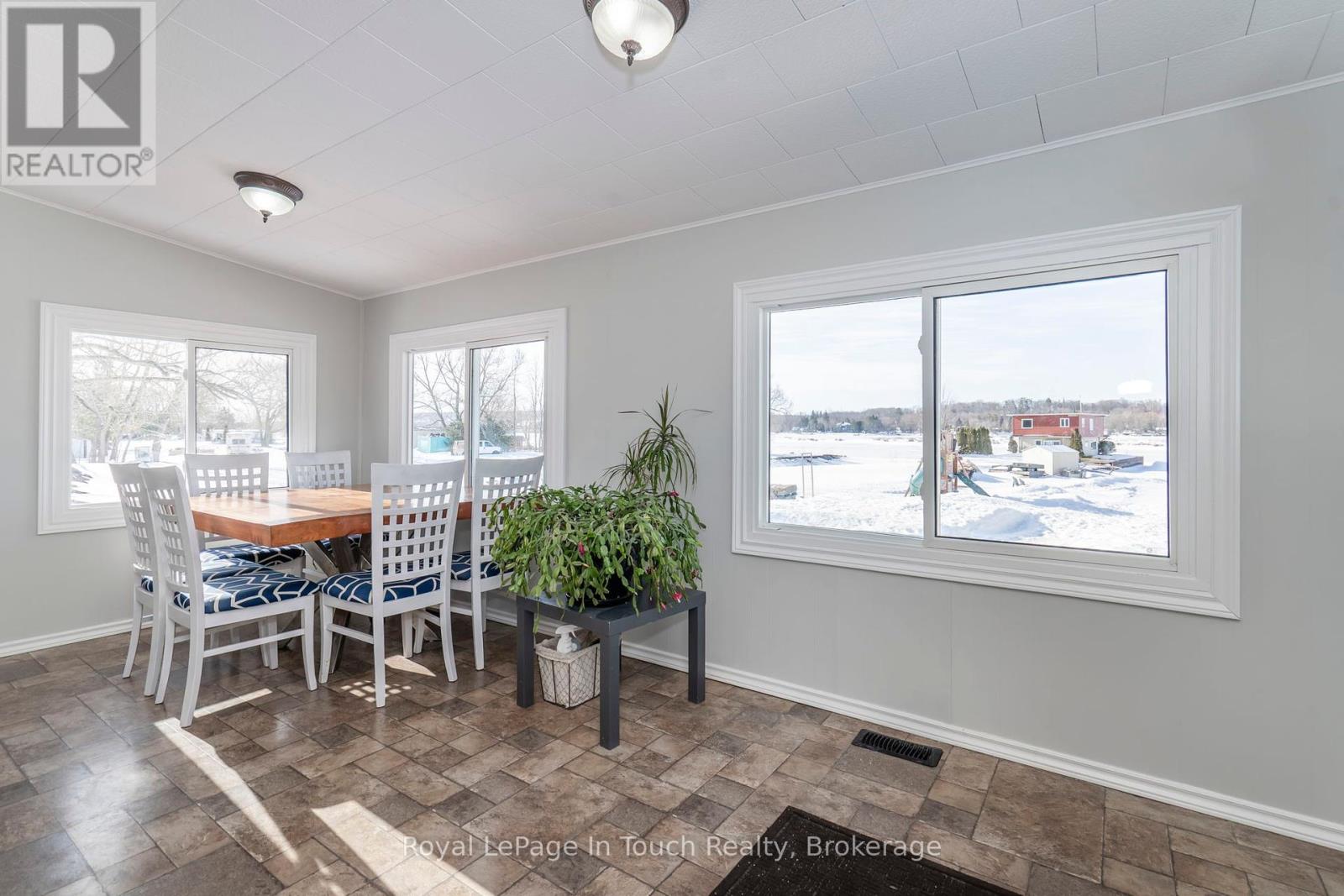 164 Duck Bay Road, Tay, Ontario  L0K 2C0 - Photo 21 - S12211897