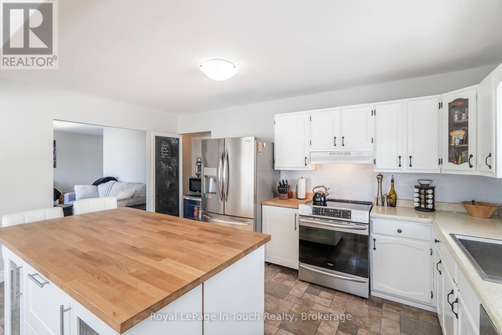 164 Duck Bay Road, Tay, Ontario  L0K 2C0 - Photo 19 - S12211897