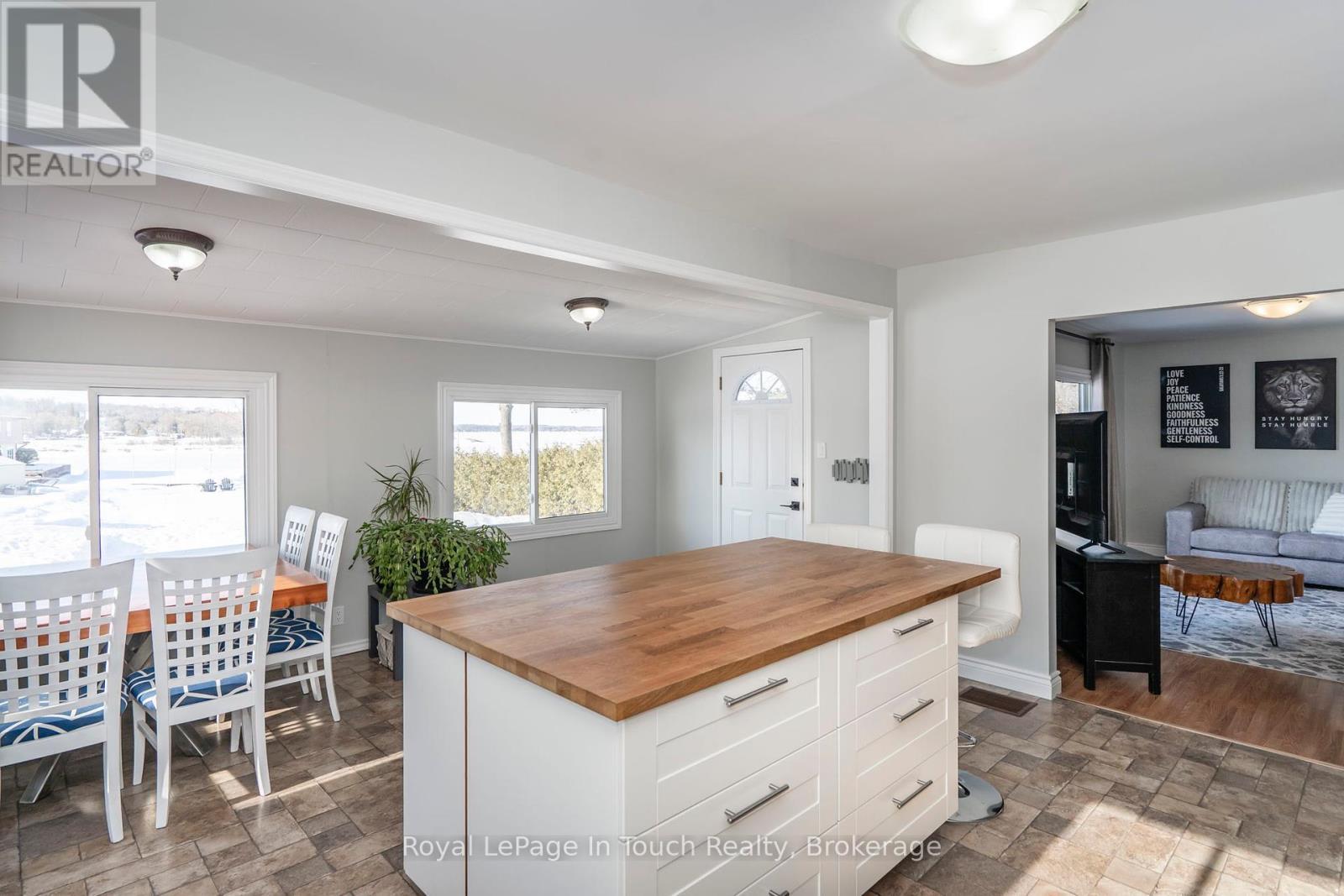 164 Duck Bay Road, Tay, Ontario  L0K 2C0 - Photo 22 - S12211897