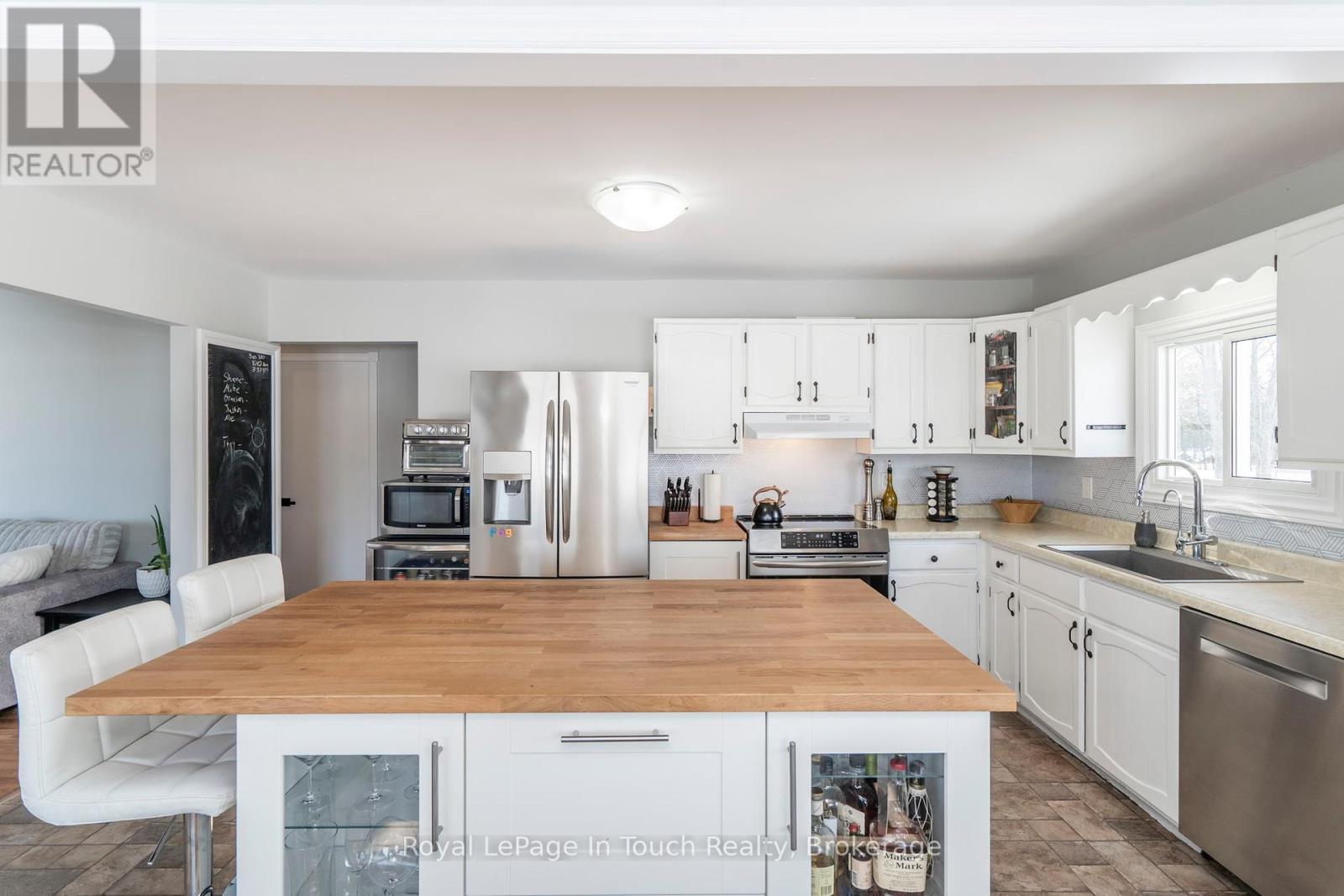 164 Duck Bay Road, Tay, Ontario  L0K 2C0 - Photo 18 - S12211897