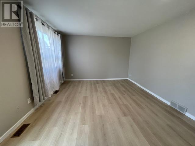 Property at 375 Wentworth CRES image 5