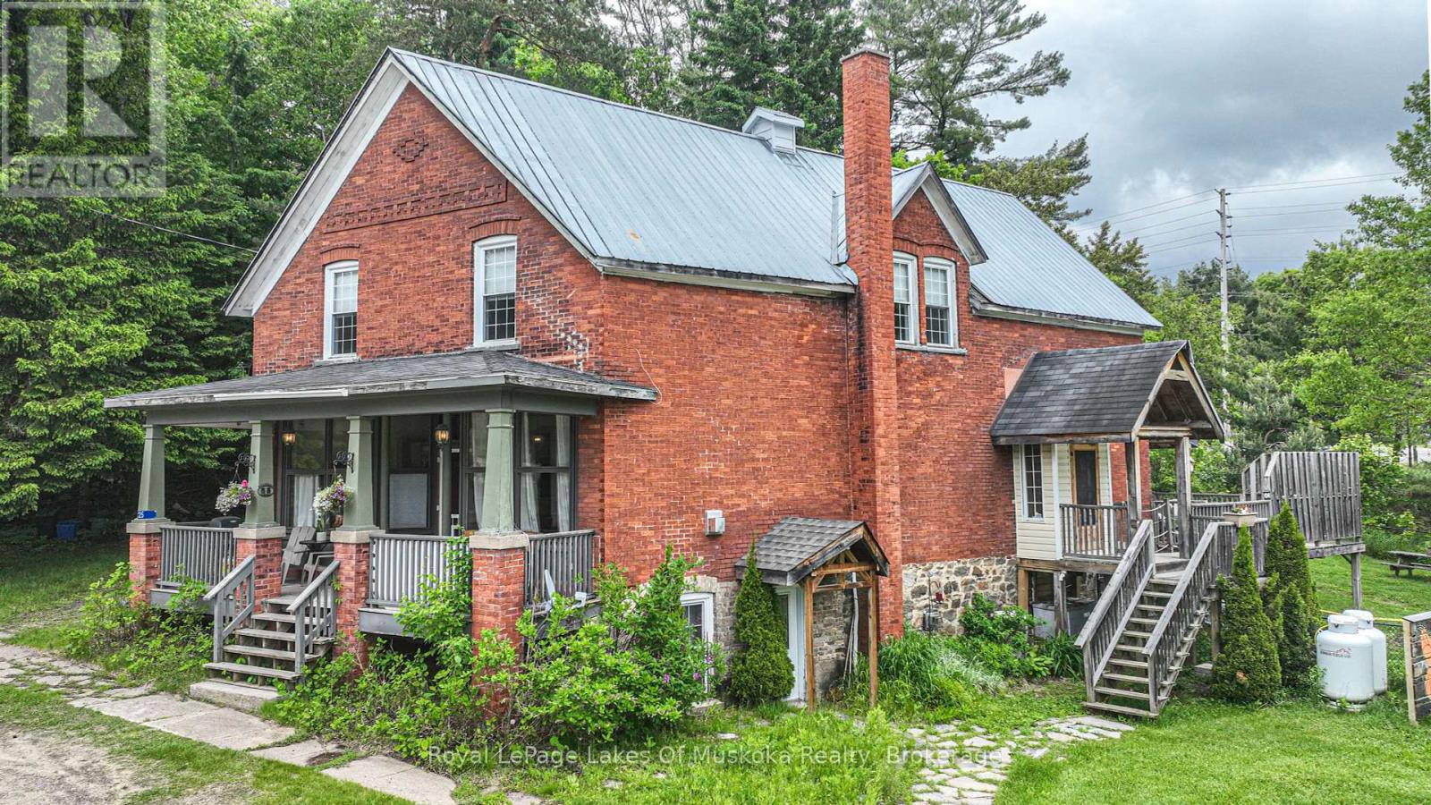 25 TOWNSHIP HALL ROAD, Huntsville, Ontario