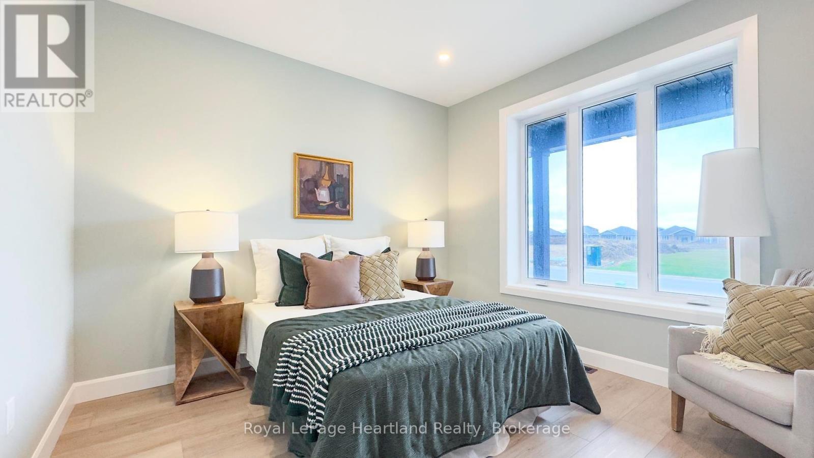 Property at 455 WOODRIDGE DRIVE image 4