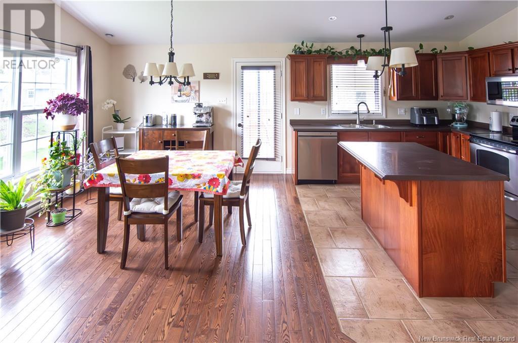 Property at 27 Carlton Drive image 5