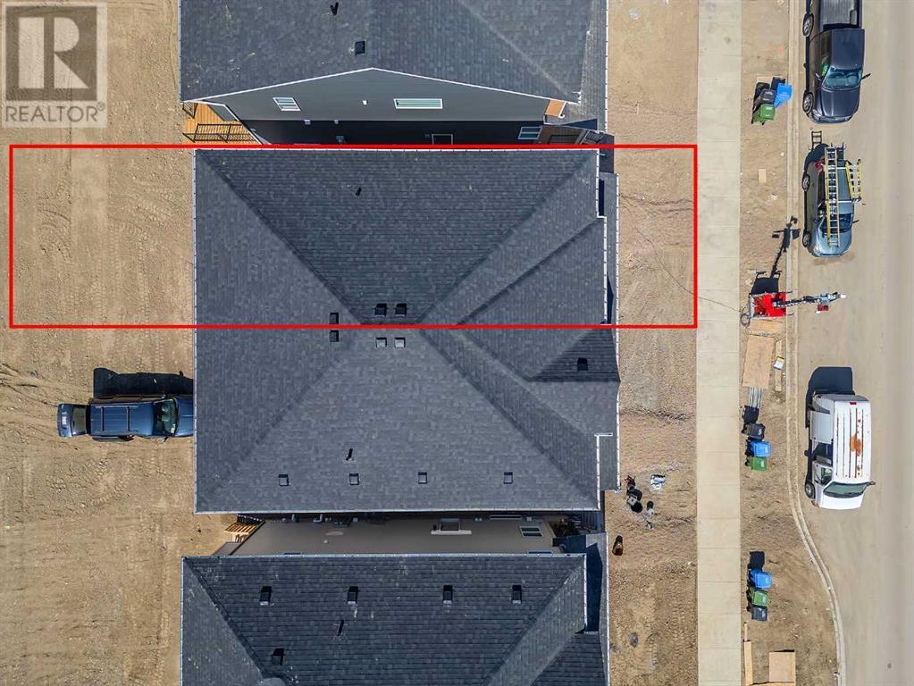 Property at 831 Wolf Willow Boulevard SE image 4