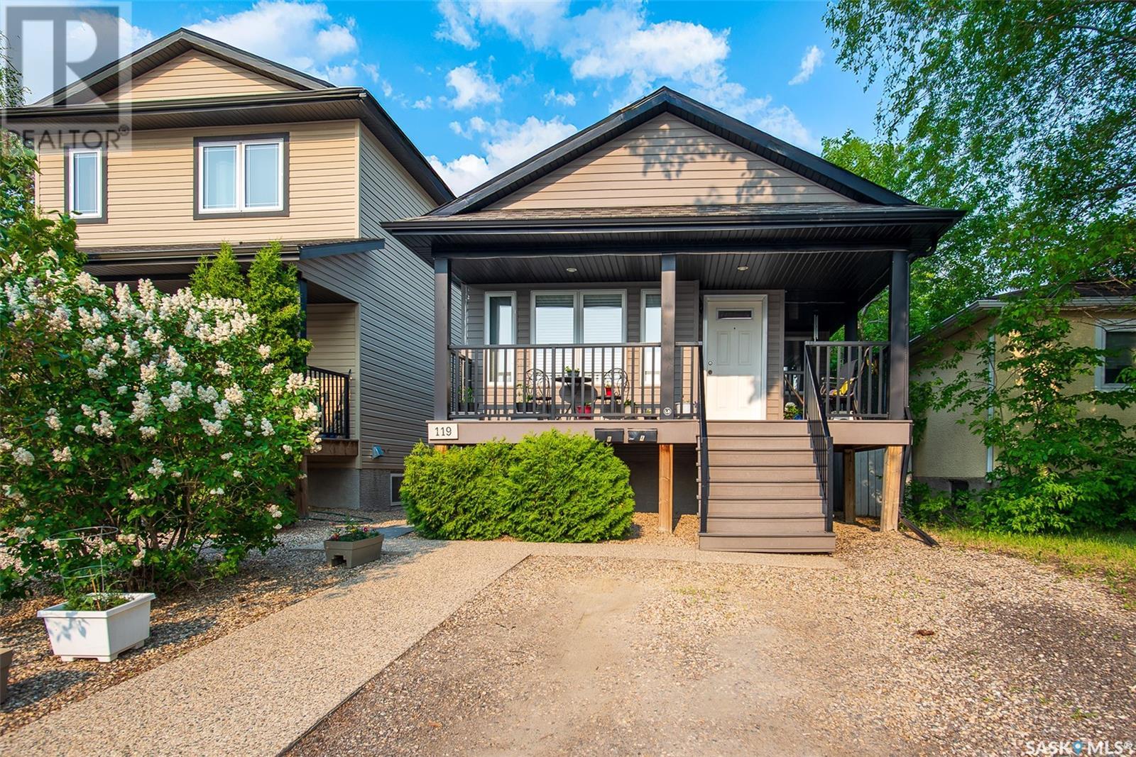 Property at 119 St John STREET N image 4