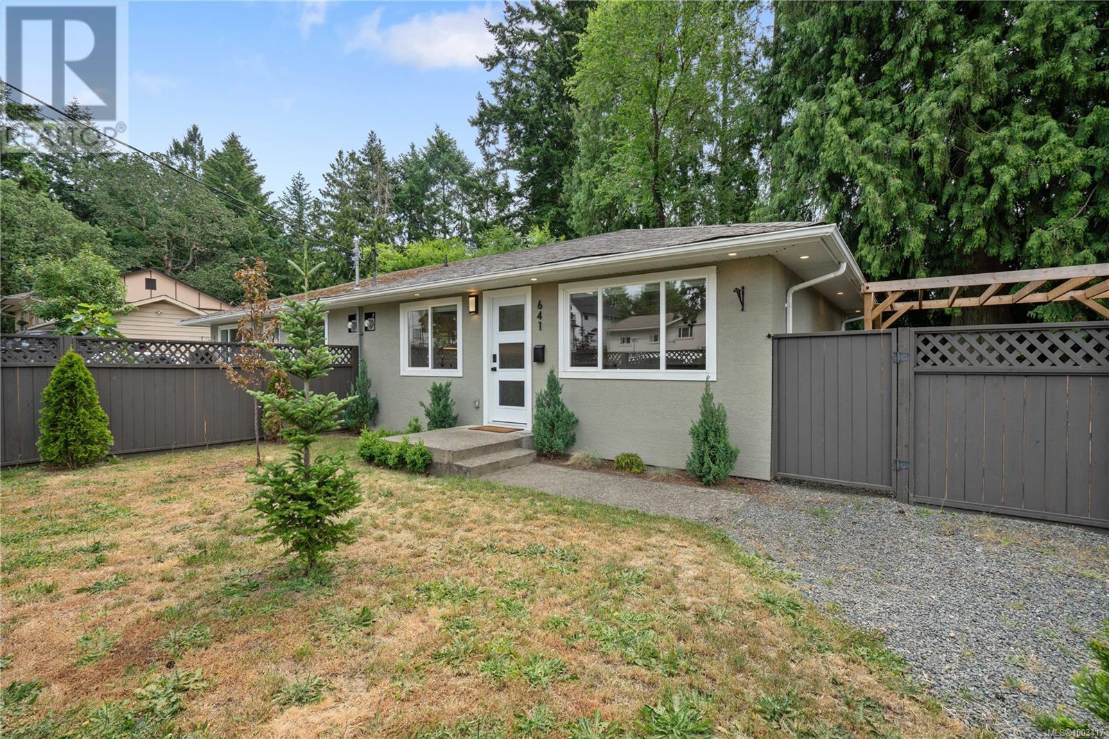 641 Strandlund Ave, Langford, British Columbia