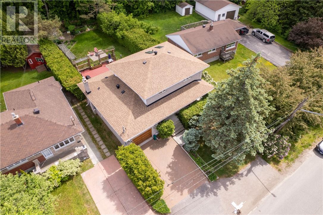 Property at 407 Culver Crescent image 3