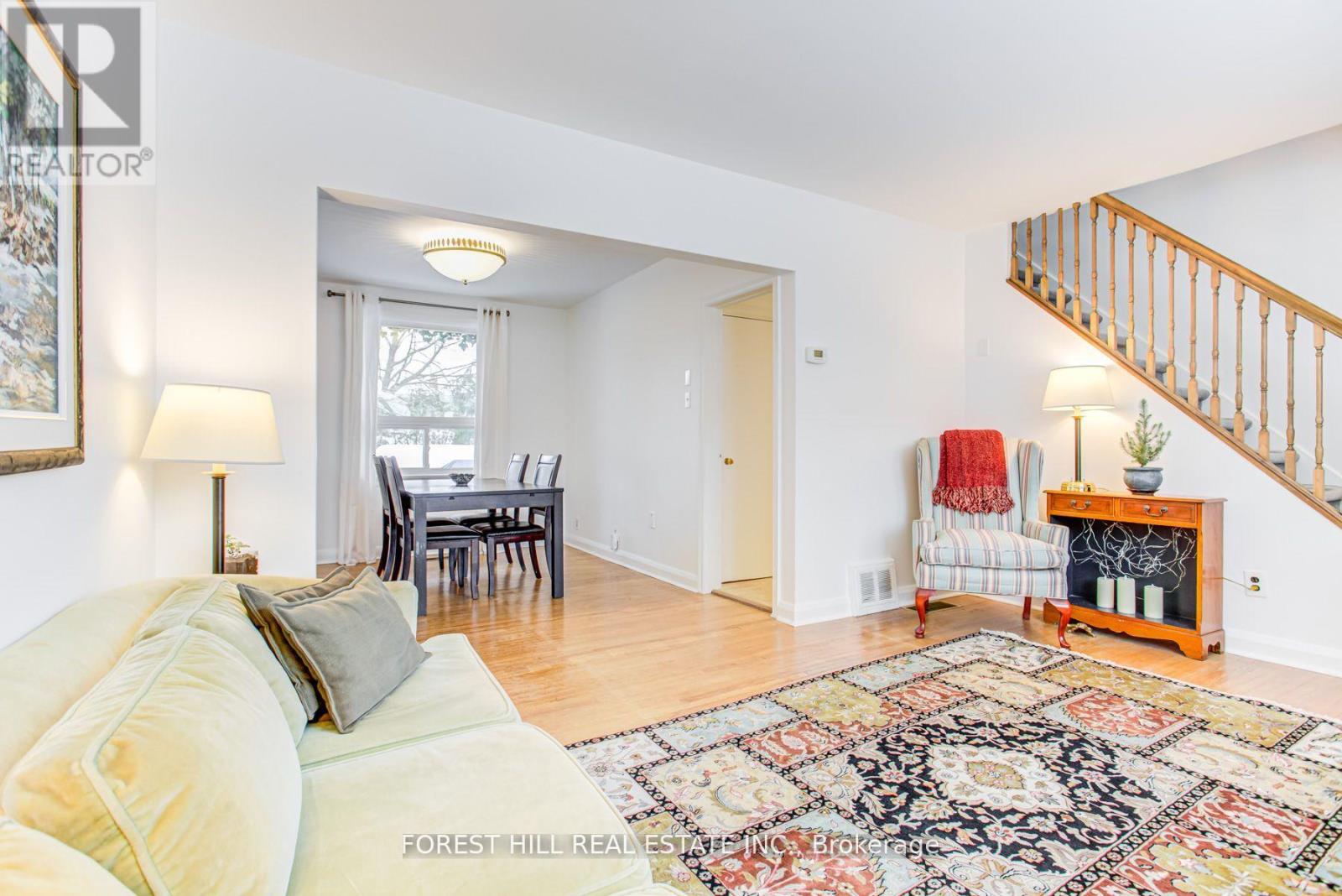 63 Moore Park Avenue, Toronto, Ontario  M2M 1M8 - Photo 2 - C12218575