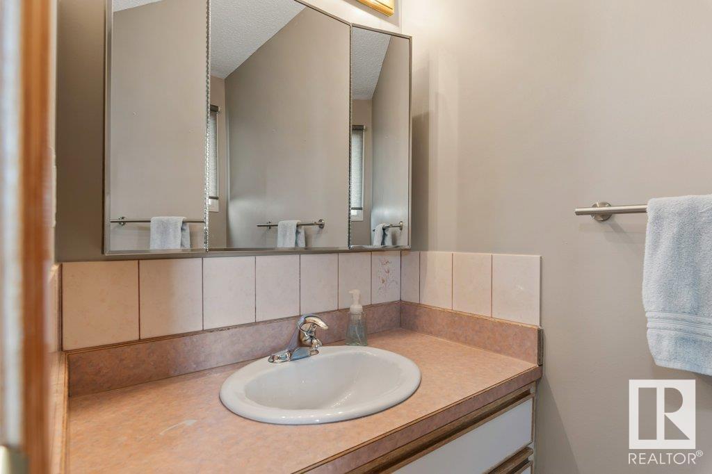 Property at 9921 171 AV NW image 5