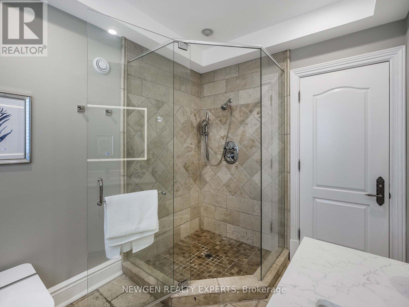 15 Abbitt Crescent, Halton Hills, Ontario  L7G 4S4 - Photo 23 - W12217047