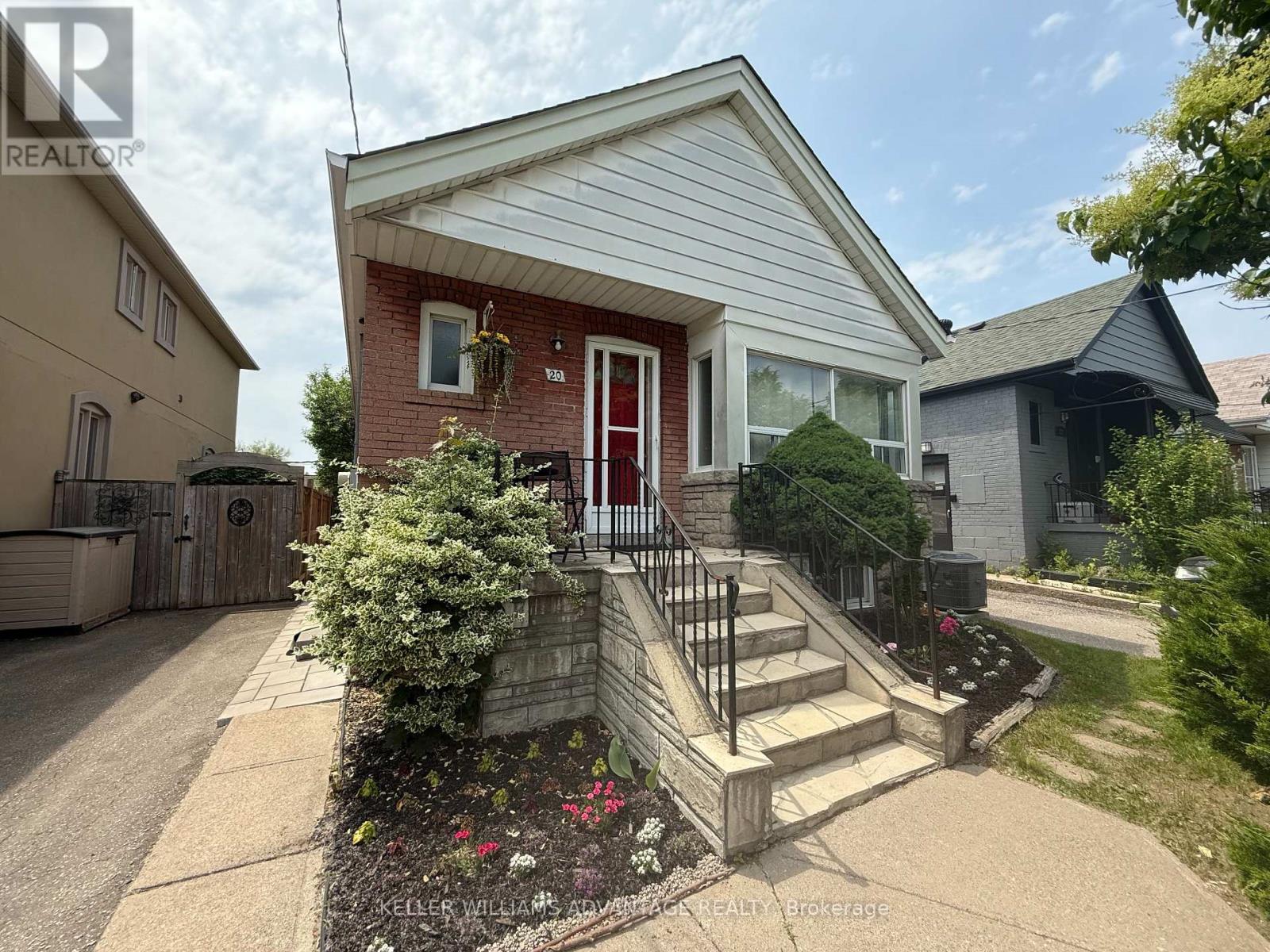 Bsmt - 20 Hutton Avenue, Toronto, Ontario  M4C 3L3 - Photo 1 - E12209244