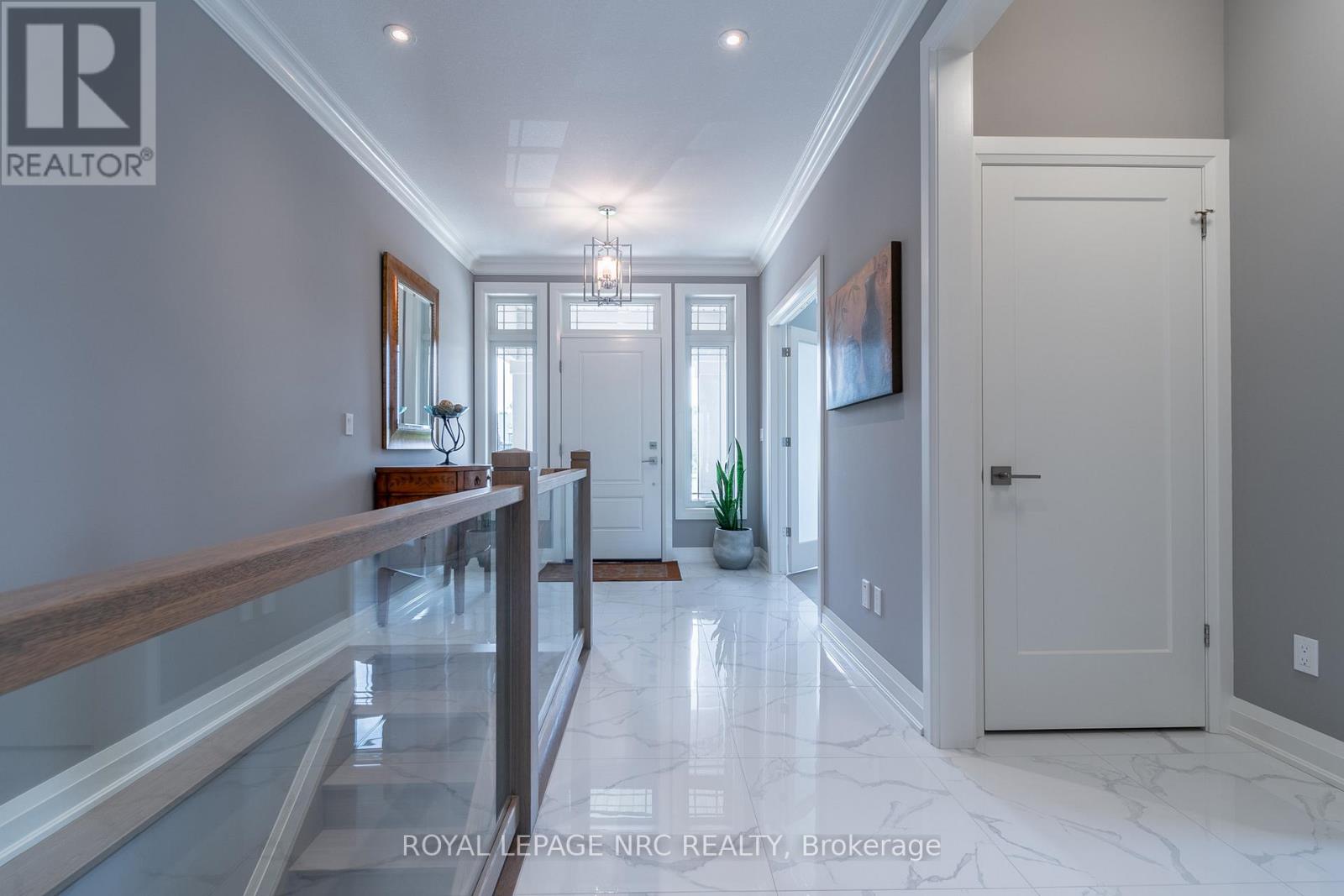 11 Emily Lane, Pelham, Ontario  L0S 1E4 - Photo 10 - X12220127