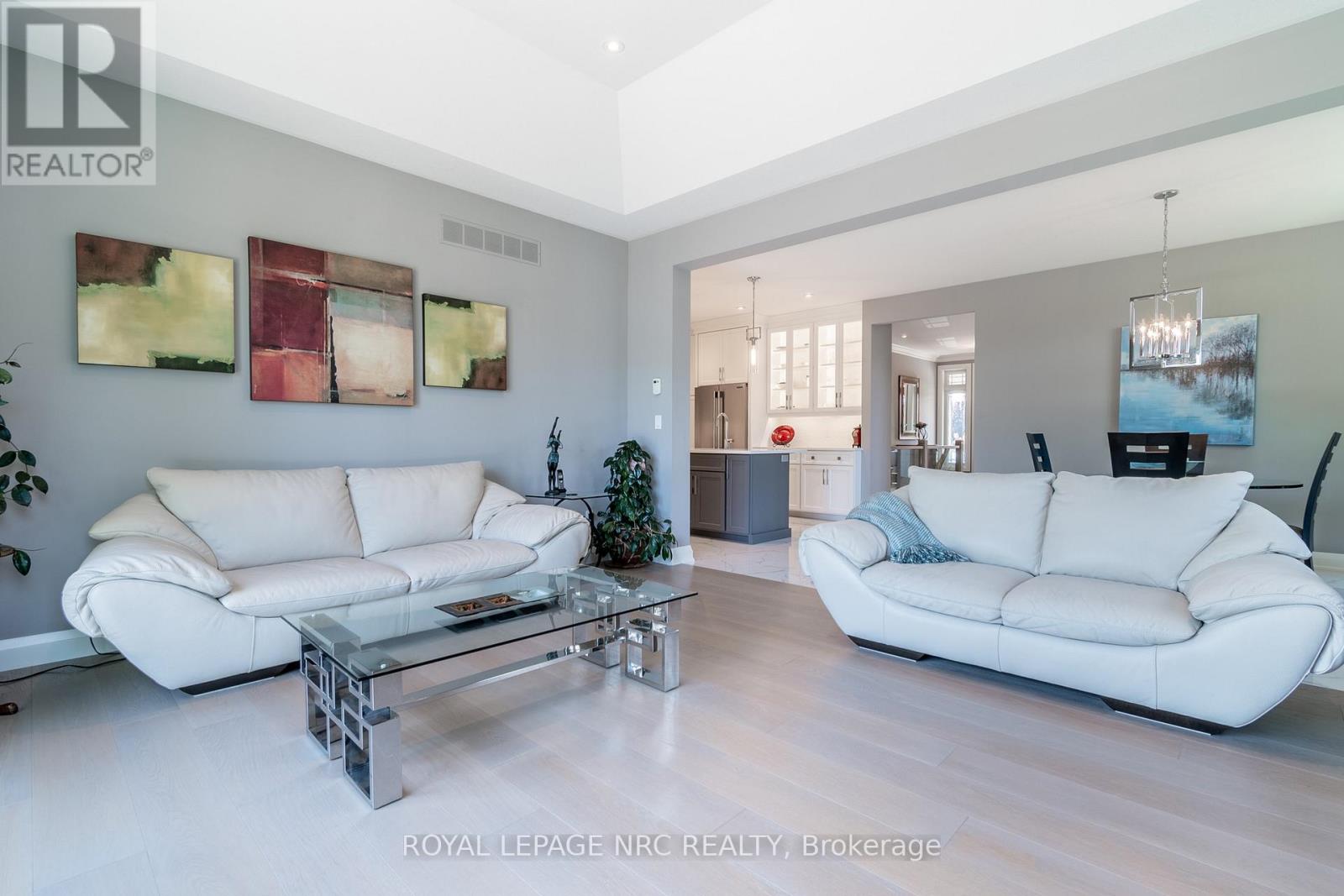 11 Emily Lane, Pelham, Ontario  L0S 1E4 - Photo 18 - X12220127