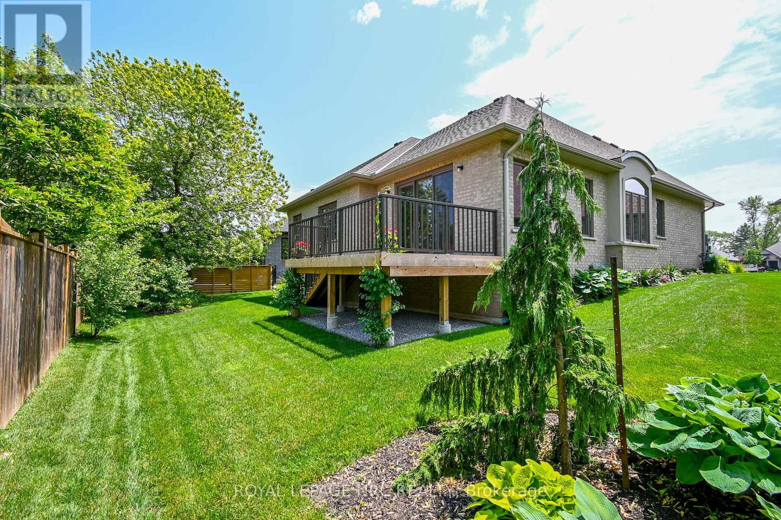11 Emily Lane, Pelham, Ontario  L0S 1E4 - Photo 35 - X12220127