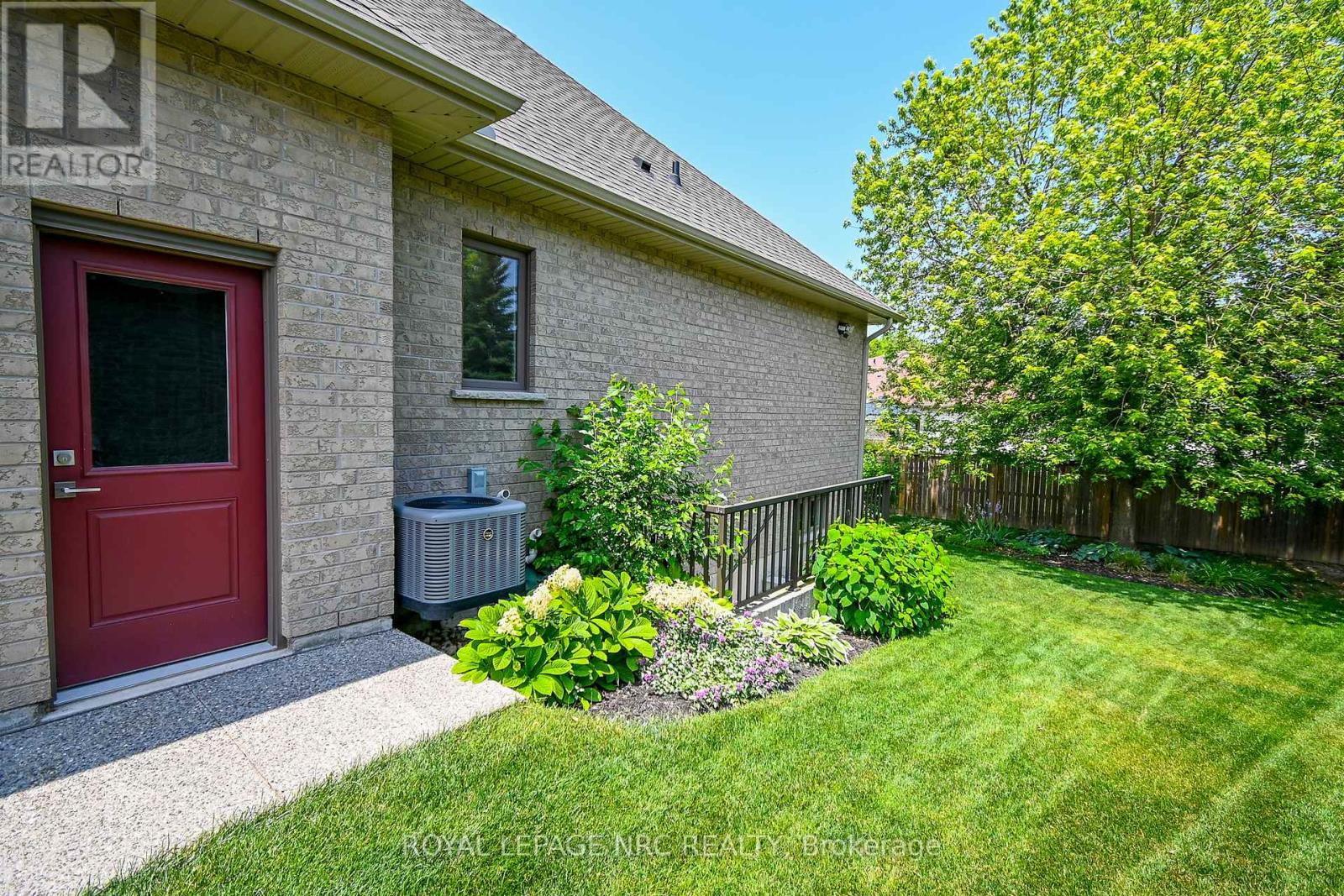 11 Emily Lane, Pelham, Ontario  L0S 1E4 - Photo 36 - X12220127