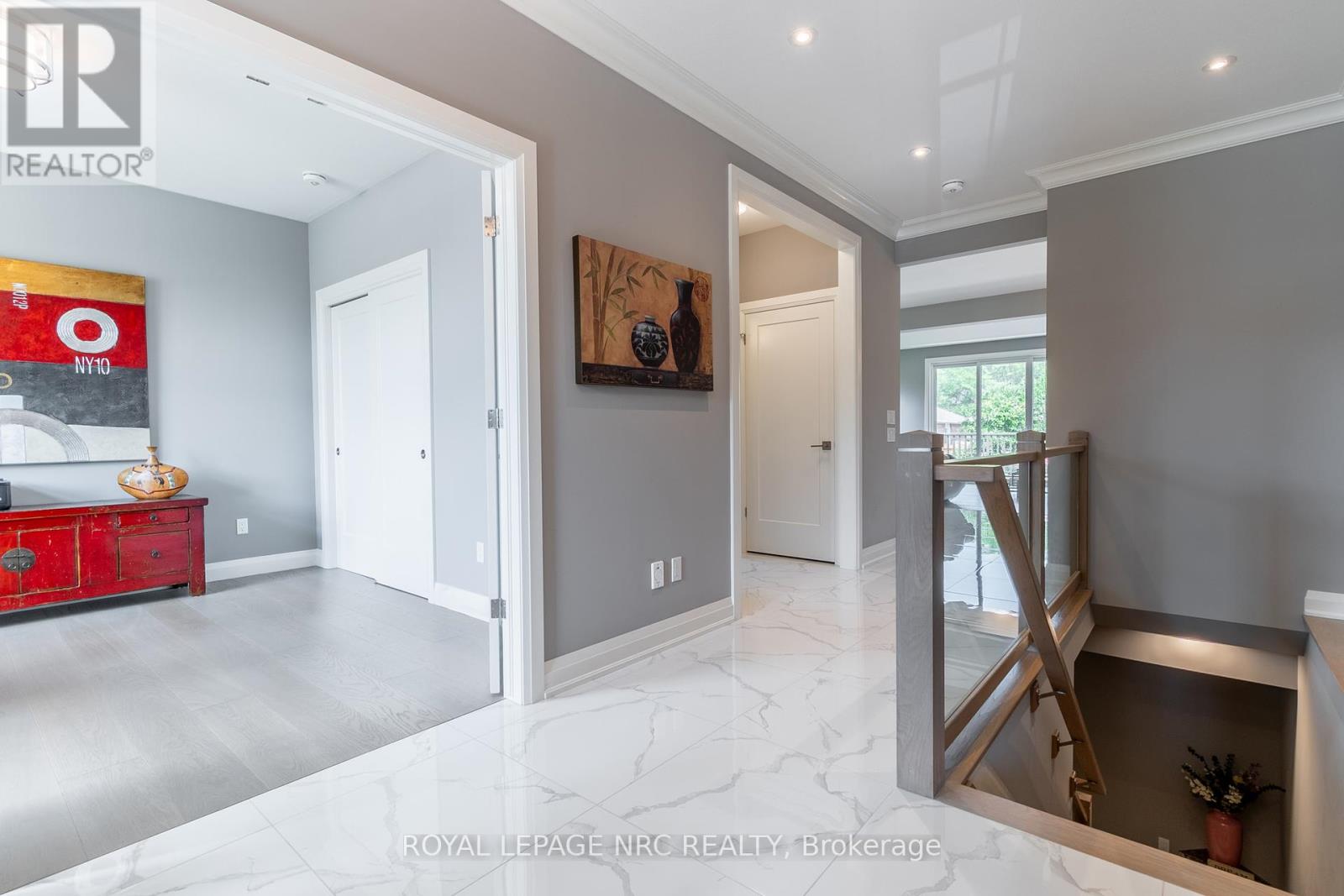 11 Emily Lane, Pelham, Ontario  L0S 1E4 - Photo 6 - X12220127