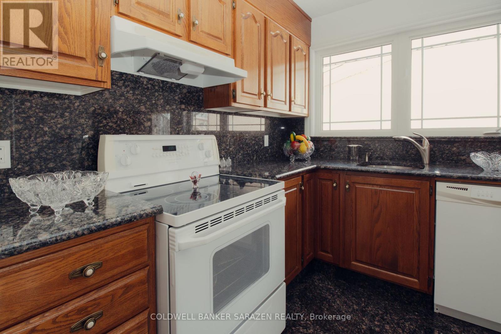 2435 Heaton Avenue, Ottawa, Ontario  K1G 1J1 - Photo 10 - X12002072