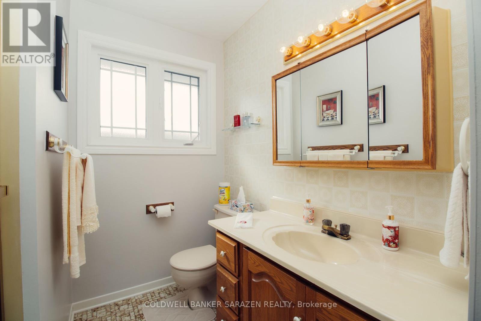 2435 Heaton Avenue, Ottawa, Ontario  K1G 1J1 - Photo 12 - X12002072