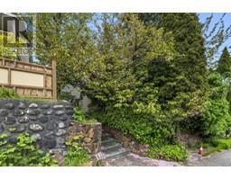 451 E EIGHTH AVENUE, New Westminster, British Columbia