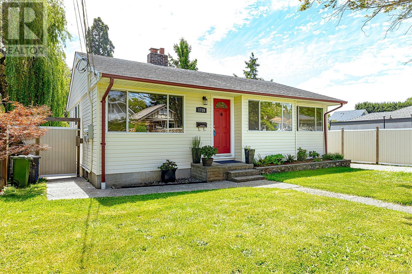 Property at 1739 Bay St image 1