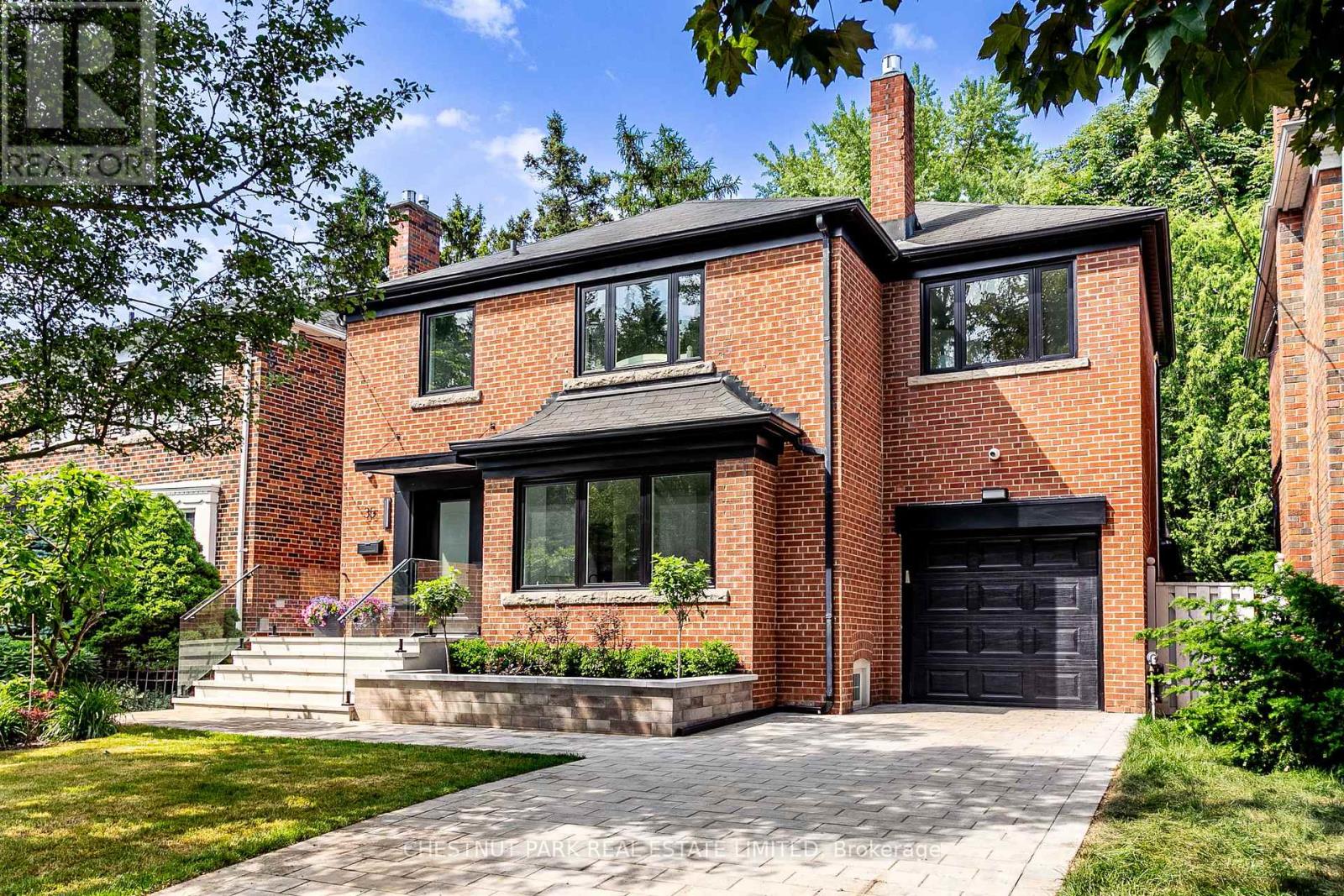 <div class="slider-price">$3,488,000</div><p>35 Rykert Crescent, Toronto, Ontario</p>