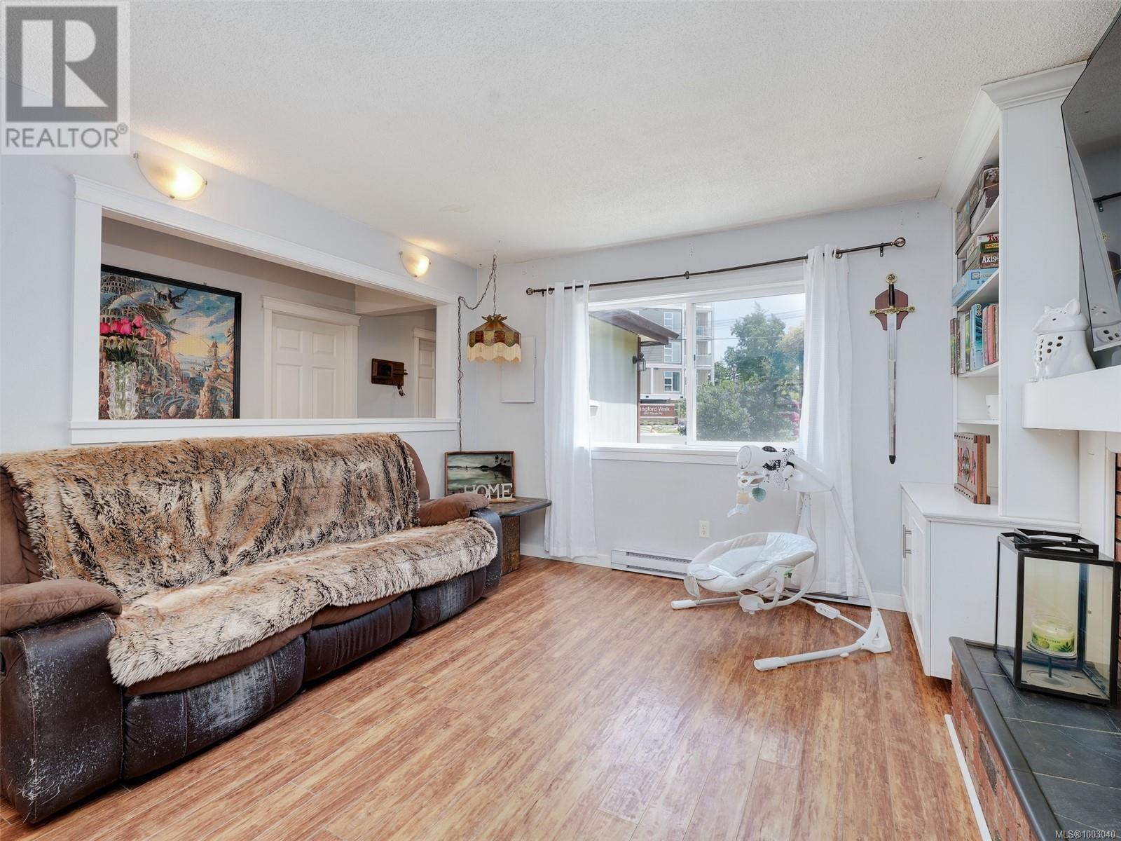 Property at 2670 Claude Rd image 5