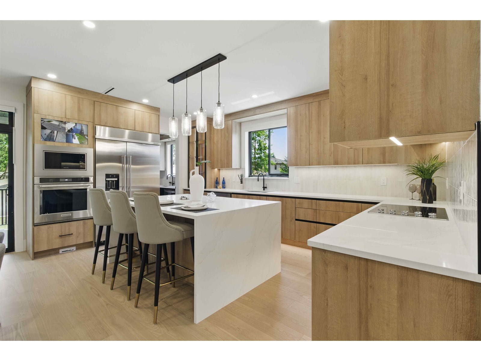 6076 172 Street, Surrey, British Columbia  V3S 3Z7 - Photo 2 - R3015384