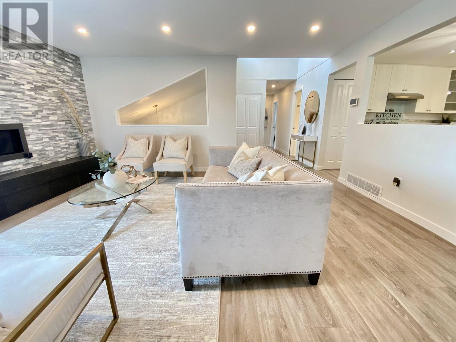 2 Benson Drive, Port Moody, British Columbia  V3H 3P7 - Photo 8 - R3015312