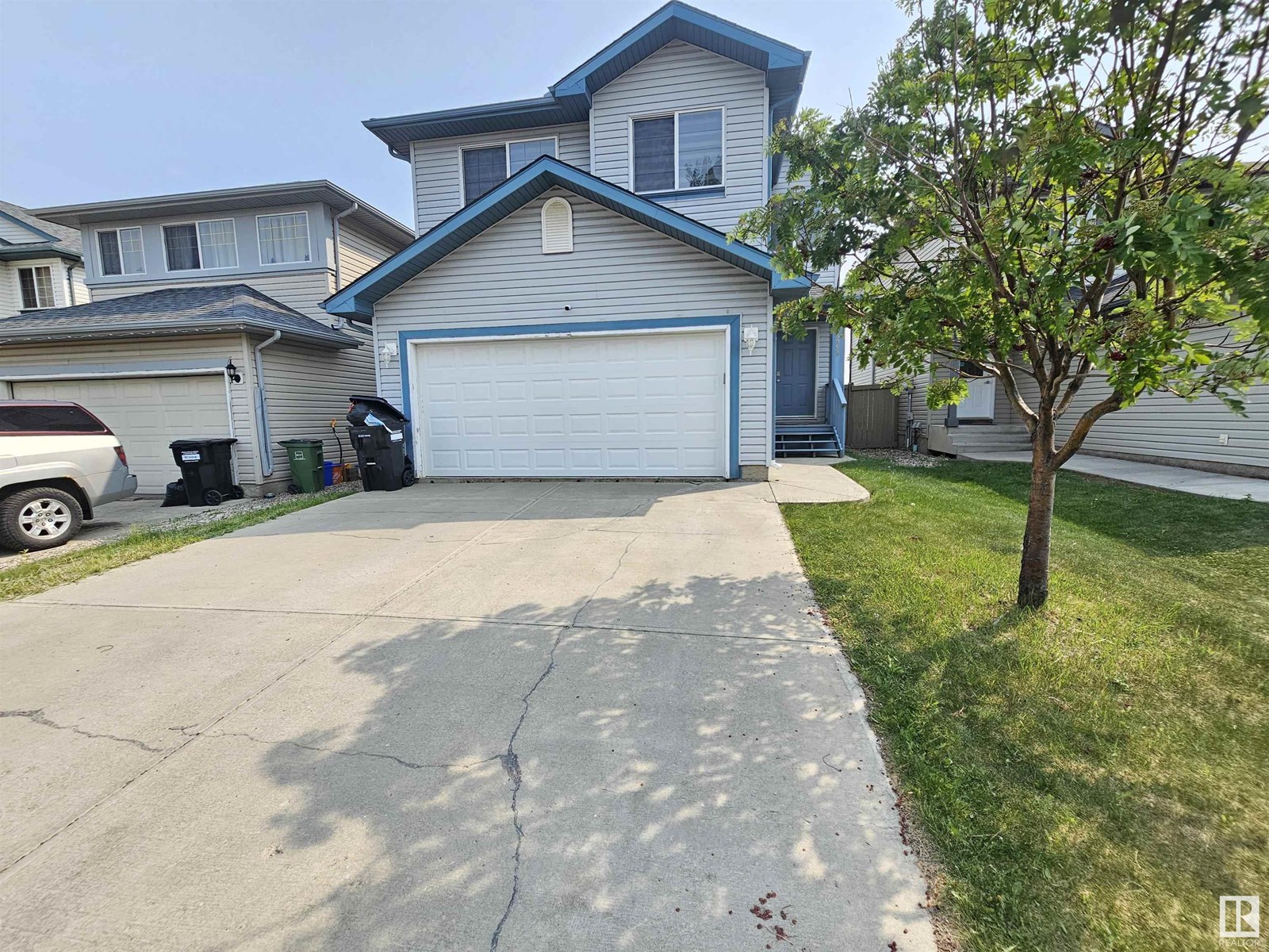 8923 8 AV SW, Edmonton, Alberta