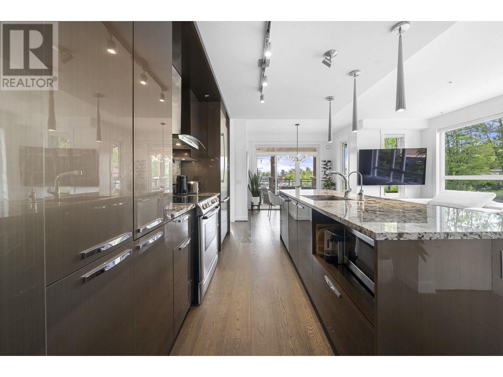 218 733 W 14th Street, North Vancouver, British Columbia  V7M 0C6 - Photo 11 - R3014539