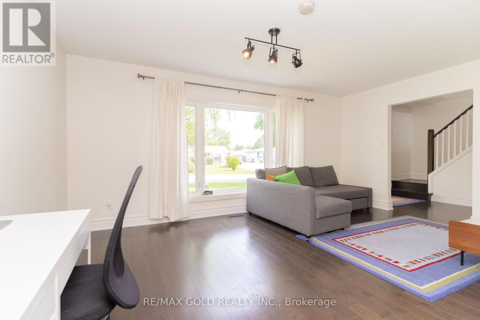 28 Earlton Court, Brampton (Southgate), Ontario  L6T 2B8 - Photo 12 - W12218749