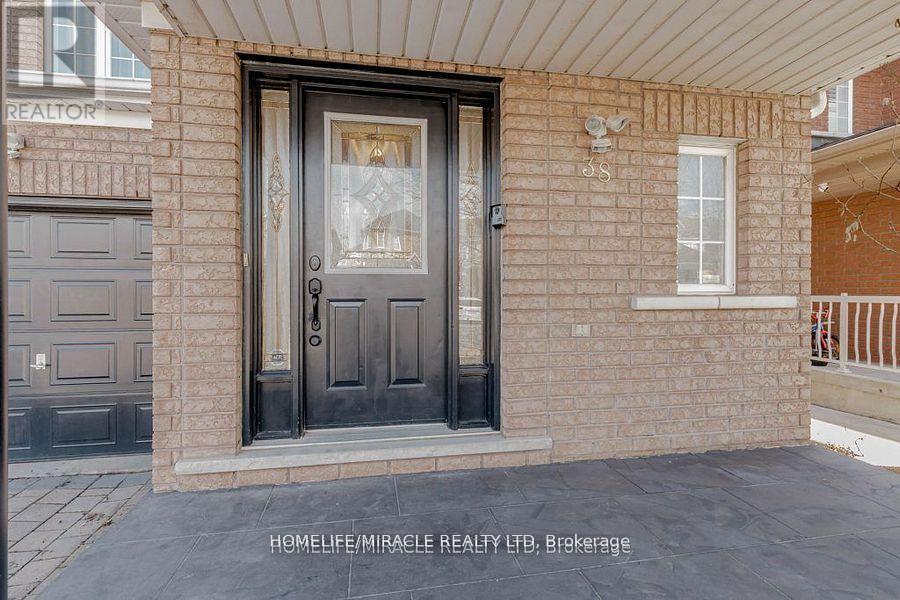 38 Heartleaf Crescent, Brampton, Ontario  L7A 2B7 - Photo 2 - W12130500