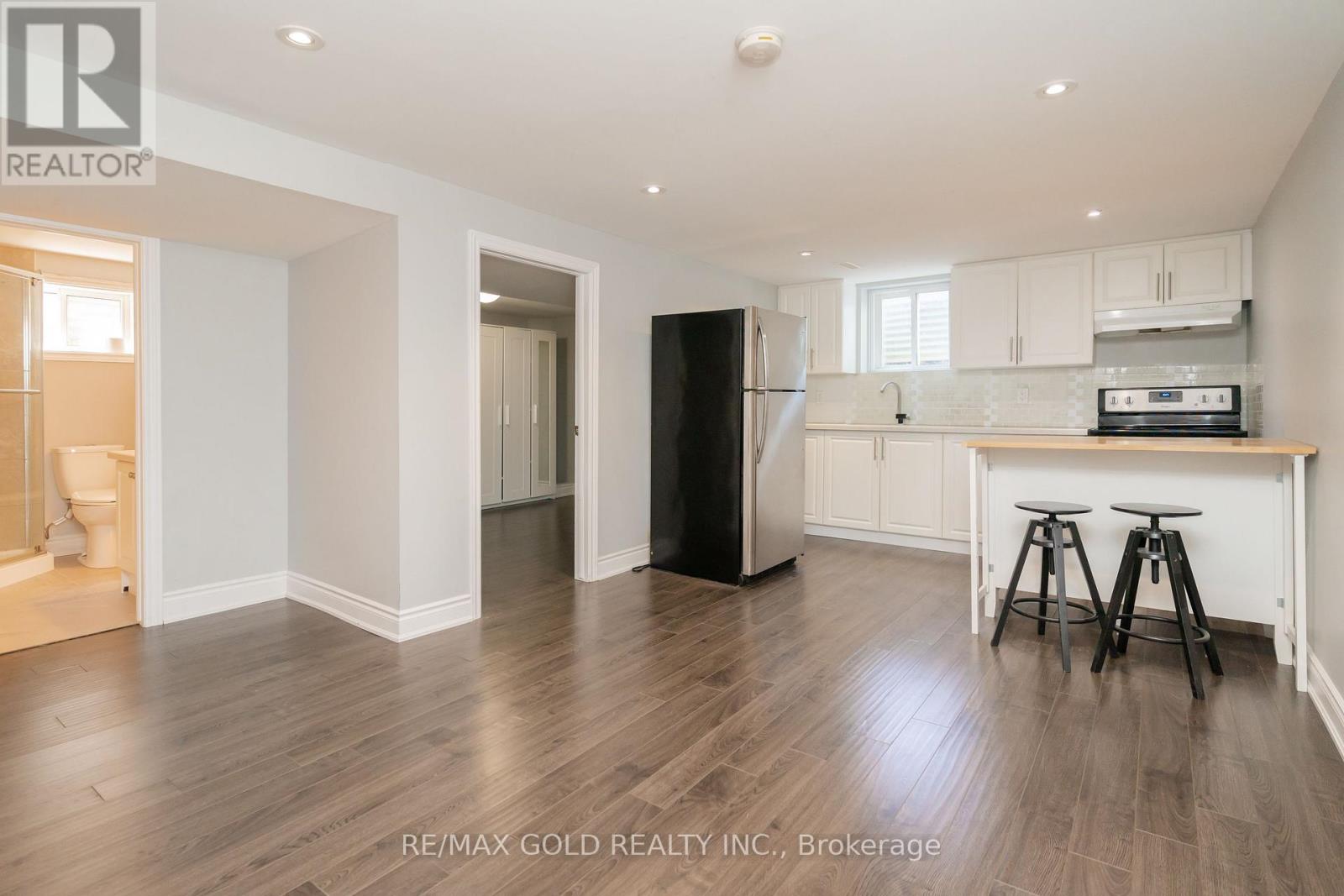 28 Earlton Court, Brampton (Southgate), Ontario  L6T 2B8 - Photo 32 - W12218749