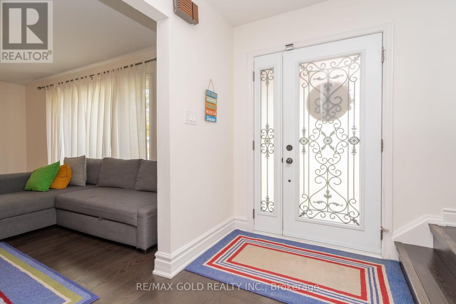 28 Earlton Court, Brampton (Southgate), Ontario  L6T 2B8 - Photo 8 - W12218749