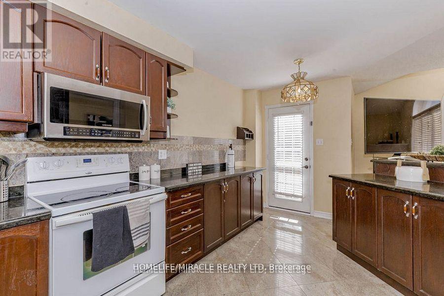 38 Heartleaf Crescent, Brampton, Ontario  L7A 2B7 - Photo 17 - W12130500