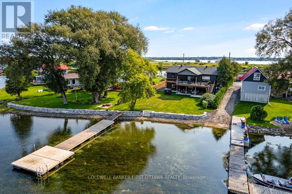 38 TUTTLE POINT ROAD, Edwardsburgh/Cardinal, Ontario