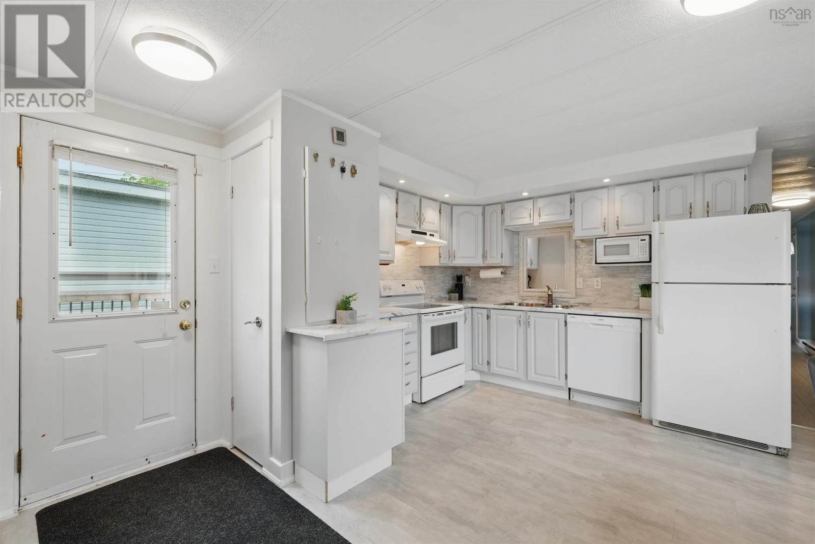 Property at 48 Champlain Avenue image 3