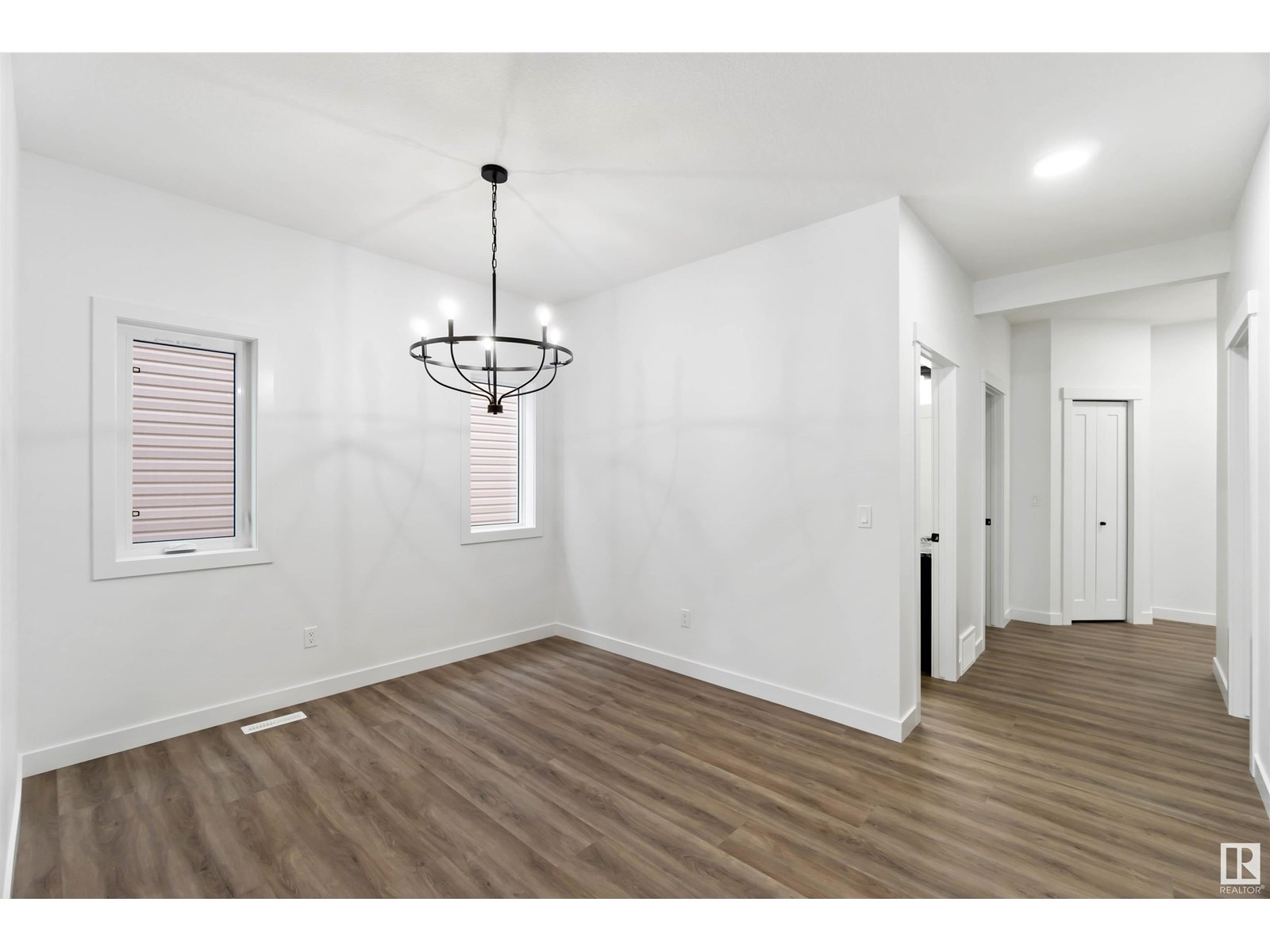 Property at 1519 26 ST NW image 3