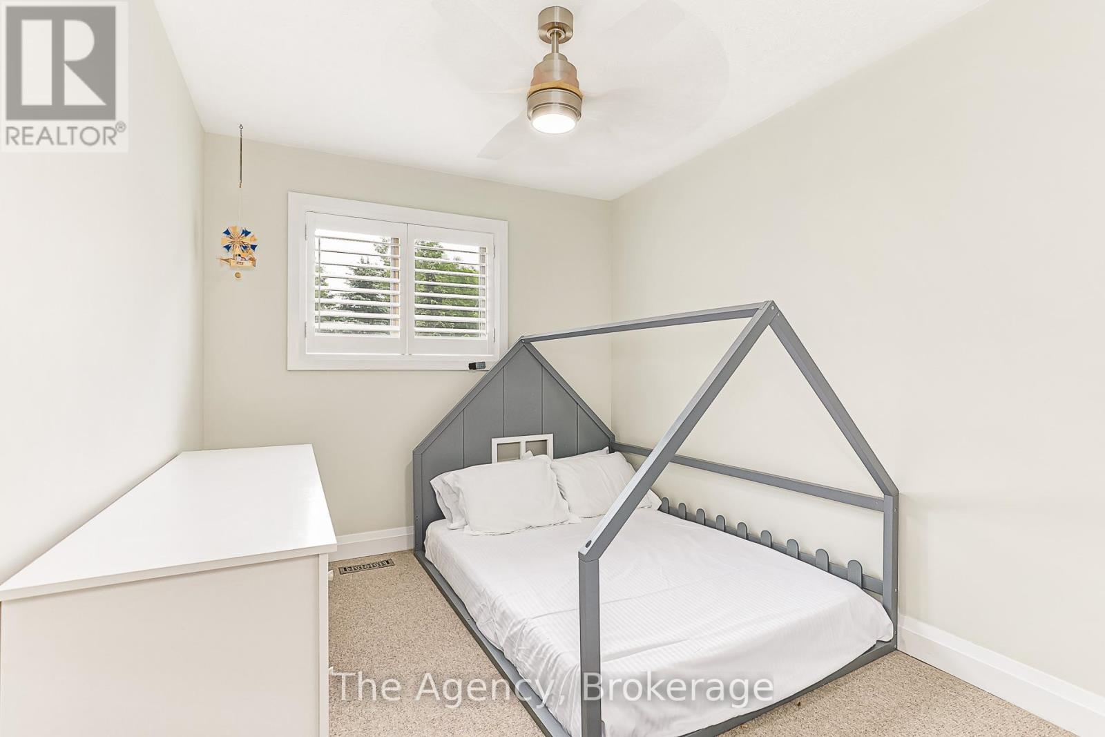 136 Grand Cypress Lane, Blue Mountains, Ontario  L9Y 0K7 - Photo 11 - X12220295