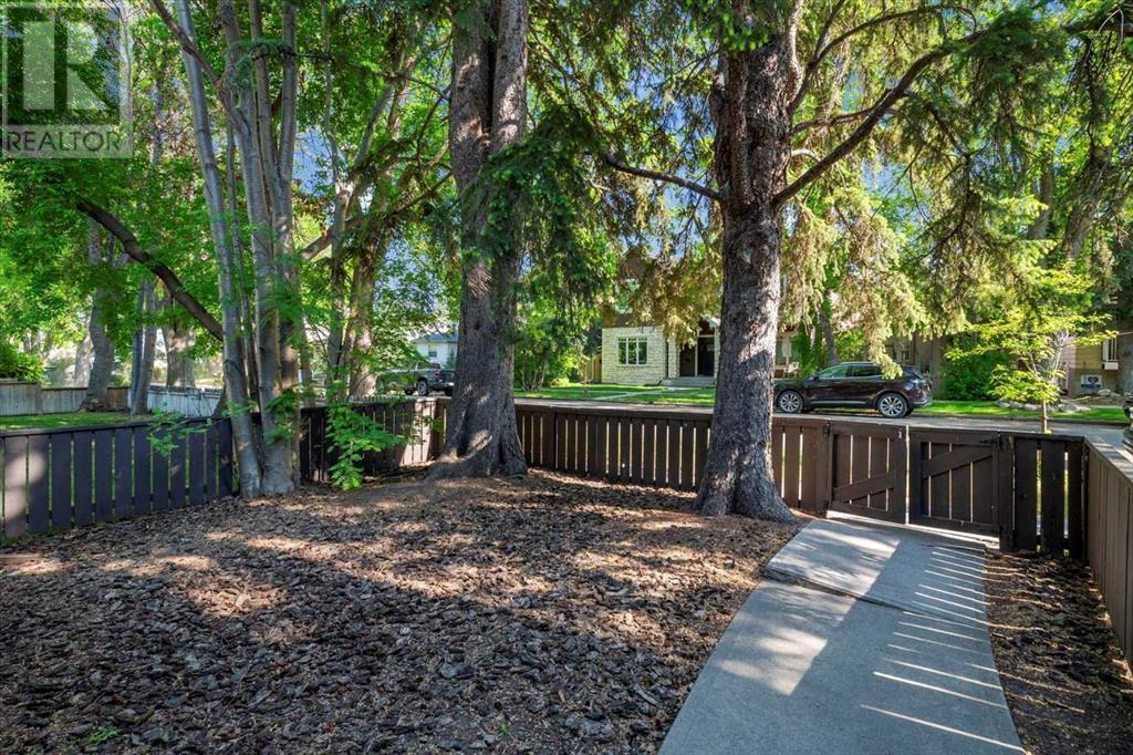 Property at 230 19 Avenue NW image 3