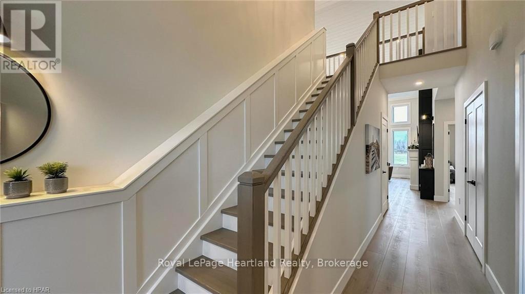 Property at 171 KINGFISHER LANE image 4